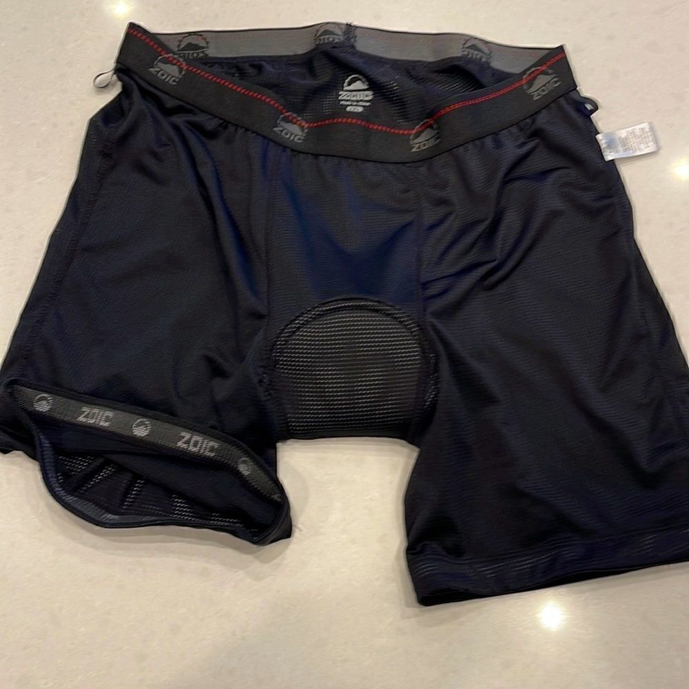 Zoic  Men’s cycle  size 2 XL excellent shape padded underwear.